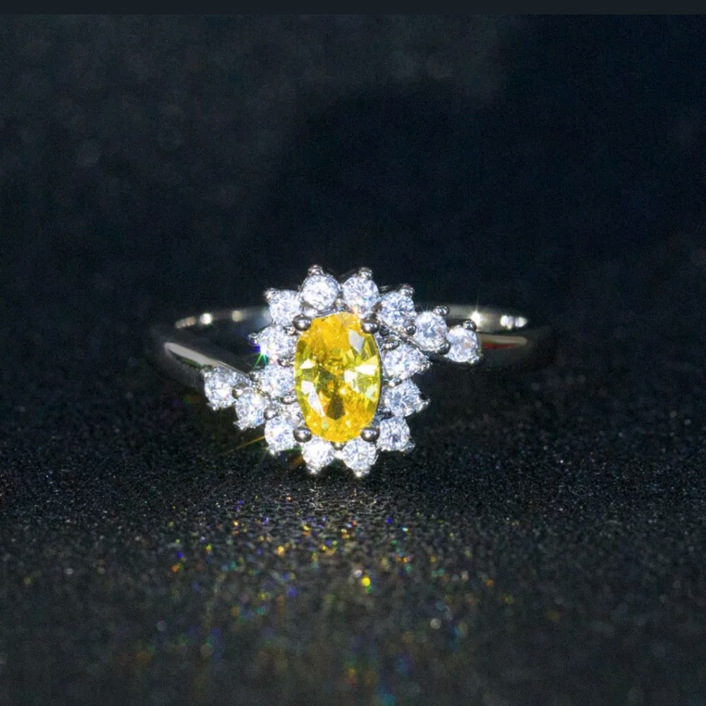 NEW Fashion Ring Size 9